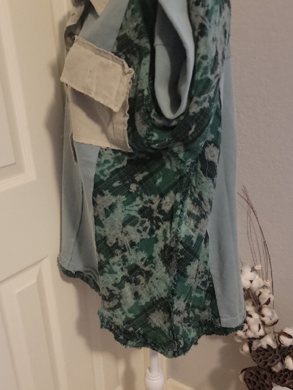 POL Women's Oversized Long-Sleeve Pullover Shirt in Light Sage. NWOT - Picture 2 of 6